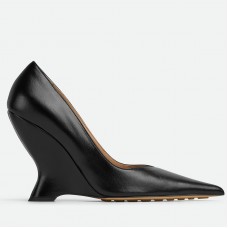 Bottega Veneta Punta Pumps in Black Lambskin Bottega Veneta Punta Pumps in Black Lambskin