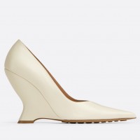 Bottega Veneta Punta Pumps in White Lambskin Bottega Veneta Punta Pumps in White Lambskin