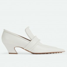 Bottega Veneta Spada Pumps in White Lambskin Bottega Veneta Spada Pumps in White Lambskin