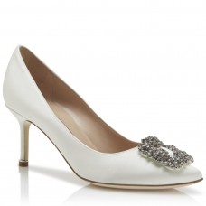 Manolo Blahnik Hangisi 70 Pumps In White Satin Manolo Blahnik Hangisi 70 Pumps In White Satin