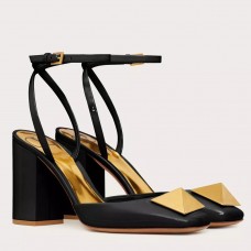 Valentino One Stud Pumps 90mm In Black Patent Leather Valentino One Stud Pumps 90mm In Black Patent Leather