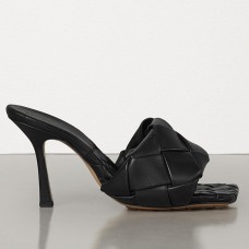 Bottega Veneta Lido Sandals In Black Intrecciato Leather Bottega Veneta Lido Sandals In Black Intrecciato Leather