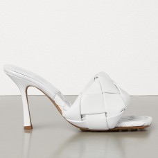 Bottega Veneta Lido Sandals In White Intrecciato Leather Bottega Veneta Lido Sandals In White Intrecciato Leather