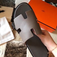 Hermes Men's Izmir Sandals In Grey Epsom Calfskin Hermes Men's Izmir Sandals In Grey Epsom Calfskin