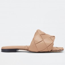 Bottega Veneta Lido Slides In Beige Intreccio Lambskin Bottega Veneta Lido Slides In Beige Intreccio Lambskin