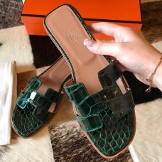 Hermes Oran Slide Sandals In Green Shiny Niloticus Crocodile Skin Hermes Oran Slide Sandals In Green Shiny Niloticus Crocodile Skin