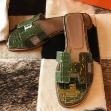 Hermes Oran Slide Sandals In Olive Shiny Niloticus Crocodile Skin Hermes Oran Slide Sandals In Olive Shiny Niloticus Crocodile Skin
