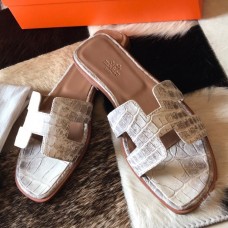 Hermes Oran Slide Sandals In Himalaya Niloticus Crocodile Skin Hermes Oran Slide Sandals In Himalaya Niloticus Crocodile Skin
