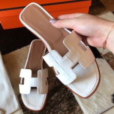 Hermes Oran Slide Sandals In White Shiny Niloticus Crocodile Skin Hermes Oran Slide Sandals In White Shiny Niloticus Crocodile Skin